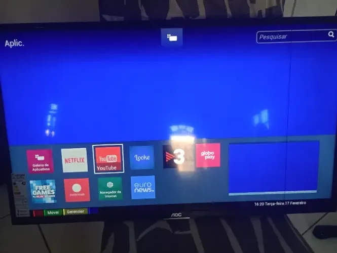 TV AOC 32 Smart ? funcionando ? com detalhe na tela ? barata