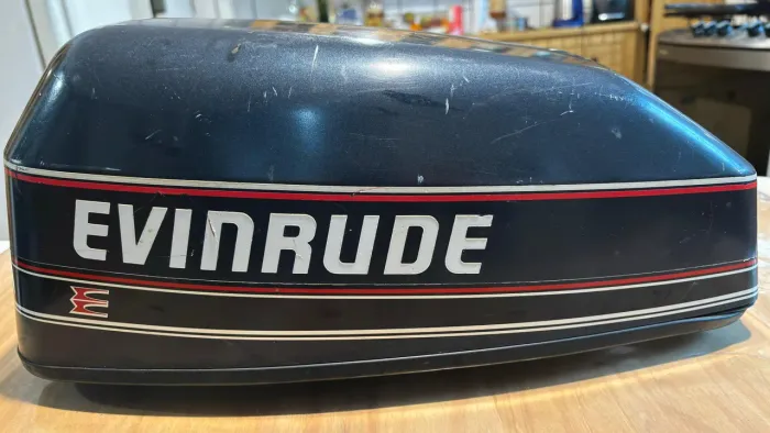 capota e carcaça motor evinrude 15hp