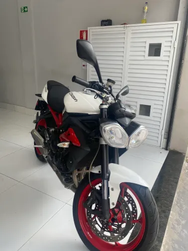 Street triple 675R