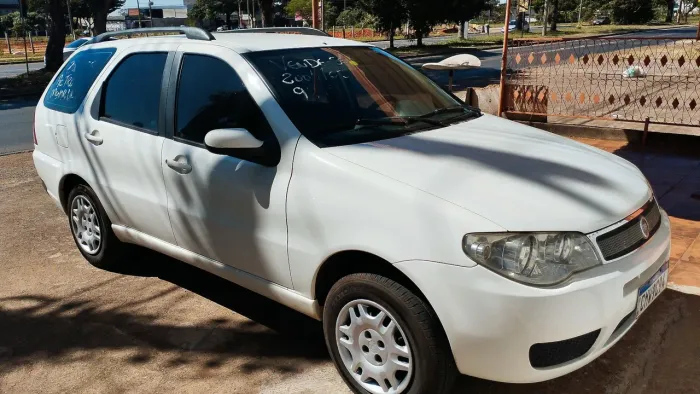 Fiat Palio Weekend HLX 1.8 MPI Flex 4P 2005
