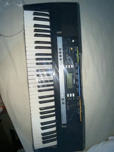 teclado Yamaha PSR-E243