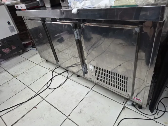 Balcão de encosto com pia inox 2 mas Polo frio