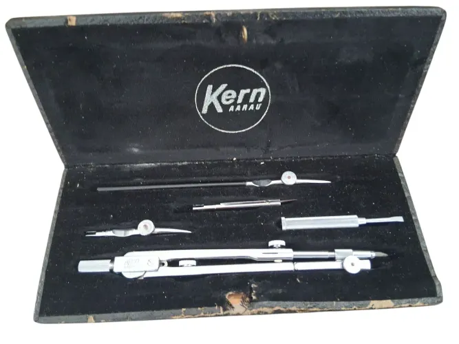 Compasso kern aarau swiss made uso ou coleção 