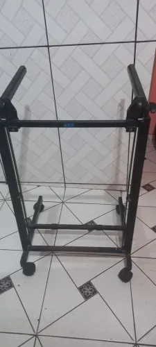 Rack para mesa de som