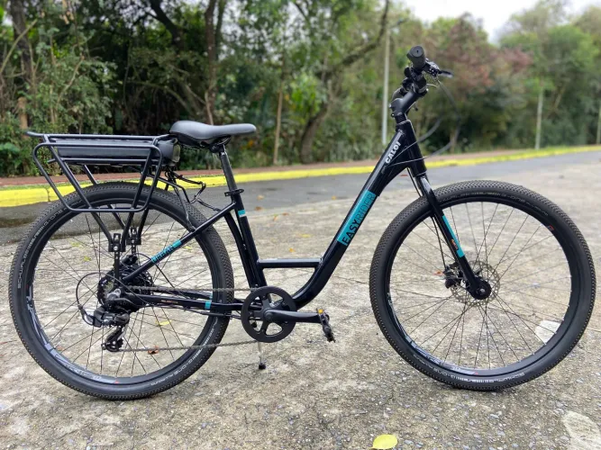 Bicicleta Caloi Elétrica c/ menos de 30km rodados