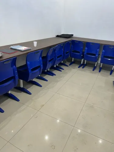 18 Cadeiras Escolares (excelente estado)