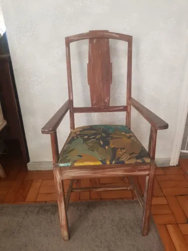 Cadeira antiga