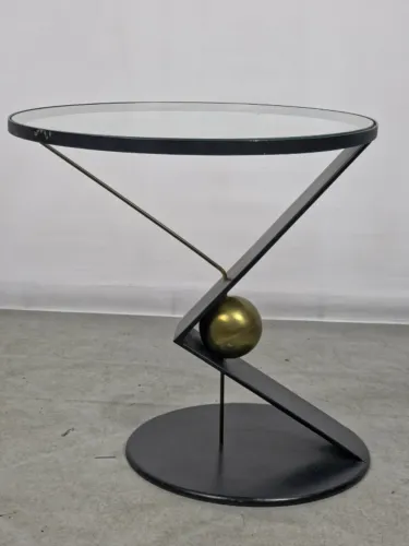 Mesa de Centro Design Contemporâneo em aço acabamentos em metal e tampo de vidro