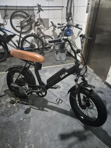Bicicleta elétrica Lev Cruiser