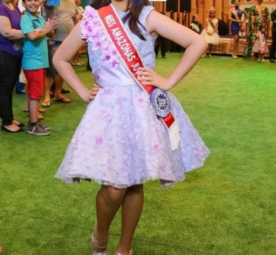 Vestido de Festa Curto Boneca Lilás com Flores 3D