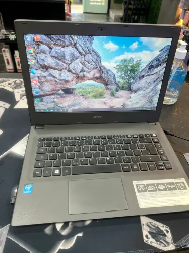 Notebook Acer Aspire E 14, com processador i5 de 5ª geração, 8 GB de RAM e SSD de 128 GB