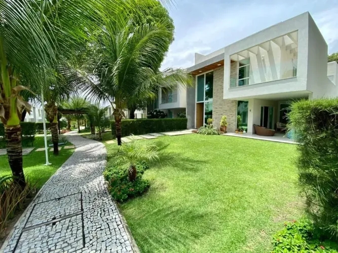 Casa em condomínio a venda com 225 m², 3 quartos e até 6 vagas, bairro Lagoa Redonda - For