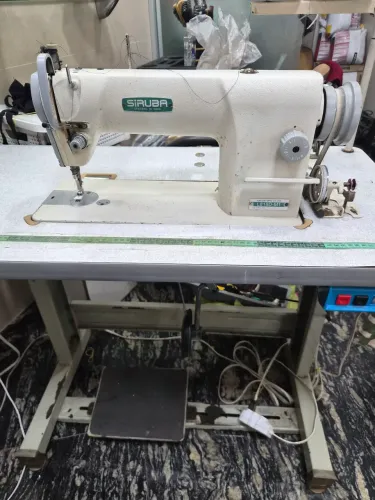 Máquina de costura industrial reta