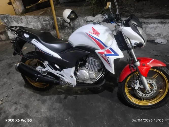 Cb 300r toda em dias 