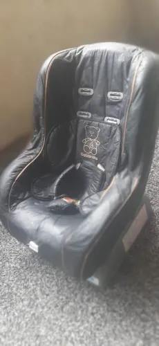 Cadeirinha de bebê + bebê conforto em ótimo estado para uso.