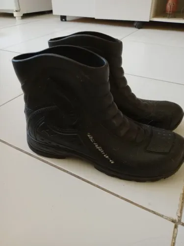 BOTA PANTANEIRA IMPERMEÁVEL