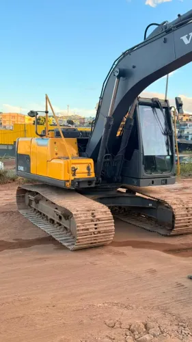 Escavadeira Volvo 2022 EC140DL Nova