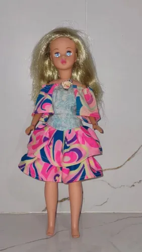 Antiga boneca Susi estrela anos 90 