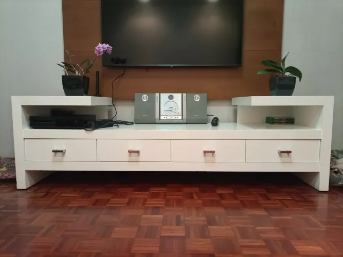 Rack de Sala com 4 Gavetas 2,00C x 55L x 60A