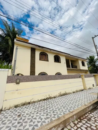 CASA EM VIA PÚBLICA NO IPE 4/4 240m2 ASSÚ/RN