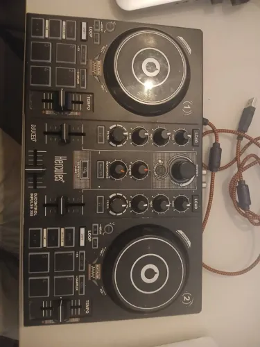 Controladora Hércules DJ Control impulse 200