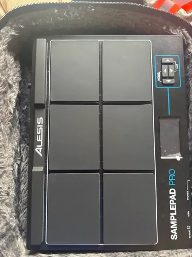 Vende-se samplepad da alesis 