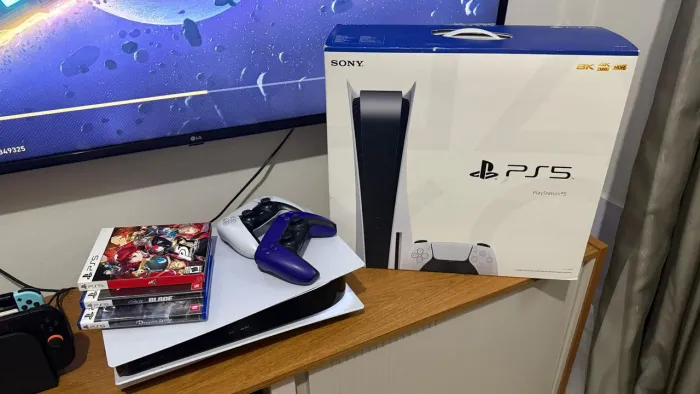 PS5 Fat (Mídia Física) + 2 Controles + 3 Jogos - Revisado 2026