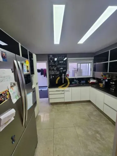 Sobrado à venda no Condomínio Aromaz - 250m² - 4 dormitórios (2 suítes) - cozinha planejad