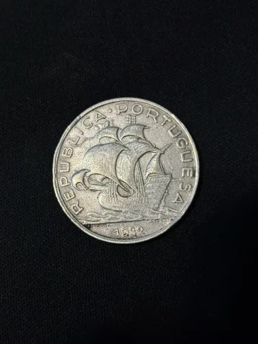 Antiga moeda 10 escudos prata