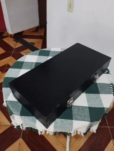 Case de pedais e pedaleira de guitarra.