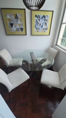 Vendo 5 cadeiras de jantar
