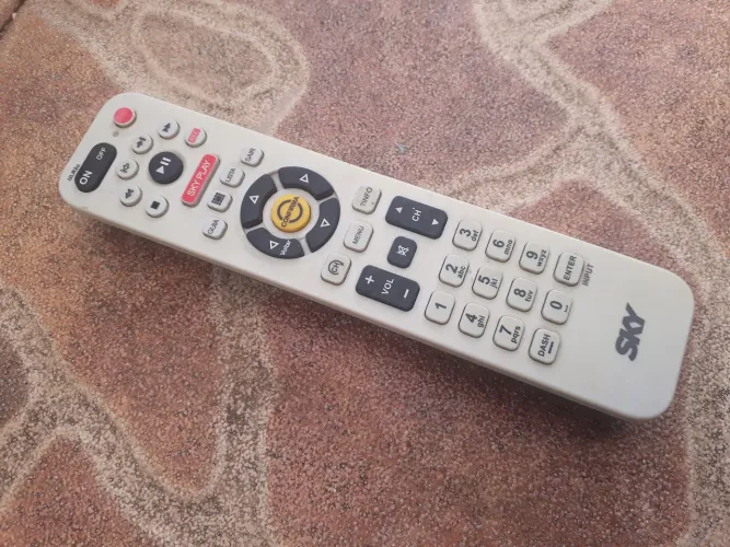 Controle remoto sky