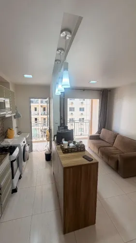 Vendo excelente apto no Pleno Residencial, com móveis projetados
