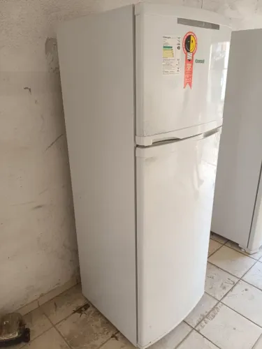 Vende-se geladeira
