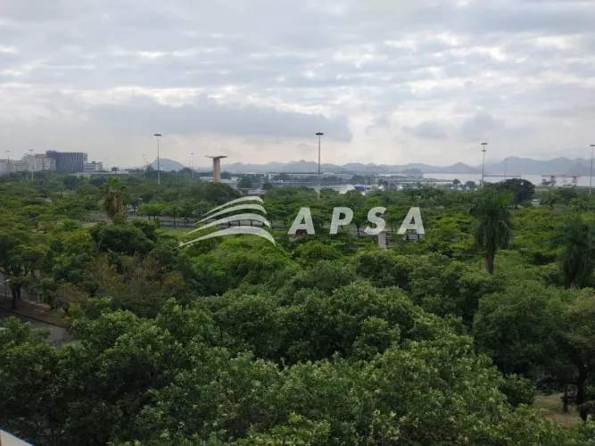 EXCELENTE IMÓVEL COMERCIAL NA GLÓRIA. OPORTUNIDADE ÚNICA! SE VOCÊ PROCURA UM ESPAÇO AMPLO,
