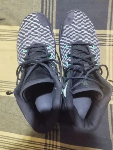 Tênis de basquete KD Trey VIII 