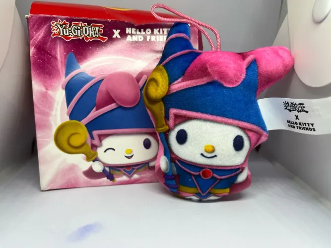 MY MELODY X PEQUENA MAGA NEGRA!