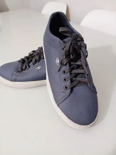 Vendo esse Tênis Masculino num 37 Novo ...na cor Cinza
