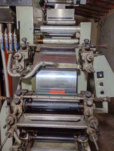 Máquina de rótulos e etiquetas tambor central 5 cores mas verniz , 225 x30 banda estreita