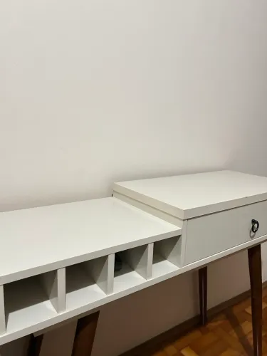 Aparador/mesa lateral estilo retrô perfeito