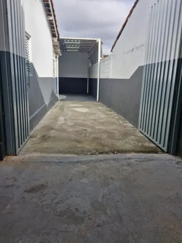 Galpão para locação com 140 m², localizado no bairro Vila Lemos em Campinas/SP.