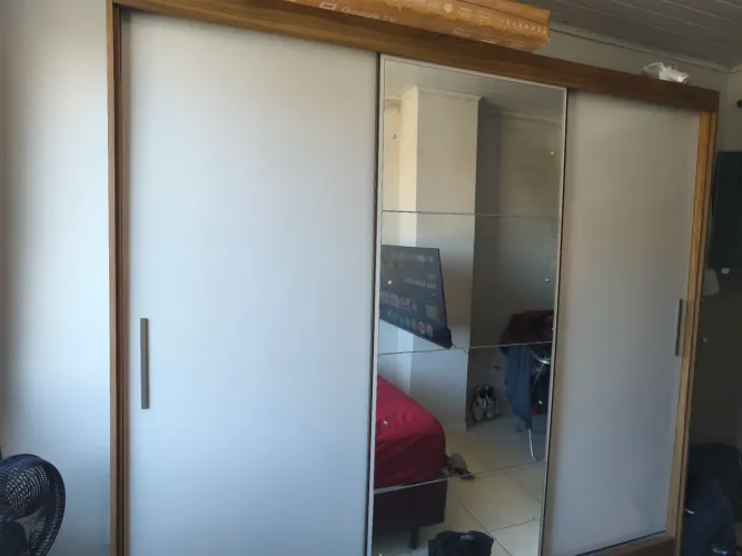Guarda roupa novo