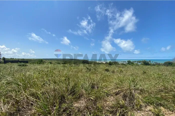 Terreno Praia Bela: 360m² com Vista para o Mar