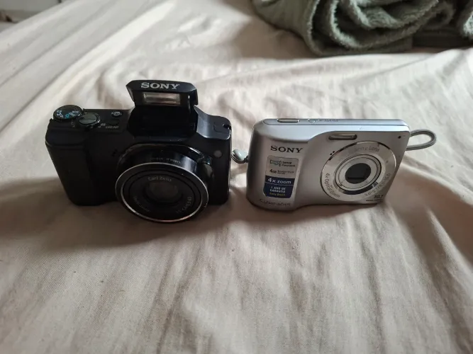 Câmerad cybershot dsc-h20 e DSC-s3000