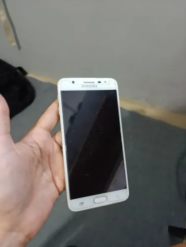 Samsung Galaxy j7 prime