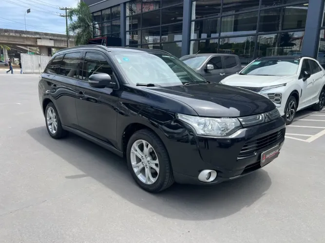 Mitsubishi Outlander 2.0 16V 160cv Aut. 2014