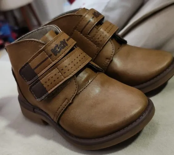 Bota kidy couro