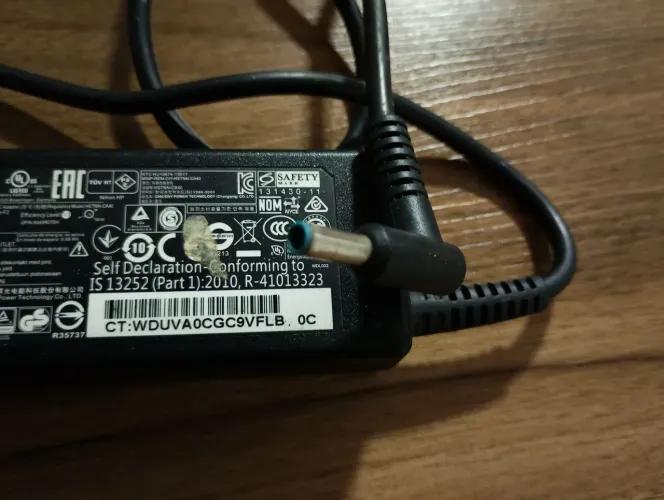 Vendo fonte para notebook HP original por 50 reais para vir retirar ok 