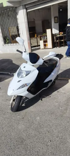 Suzuki Burgman 125 2012 automática 