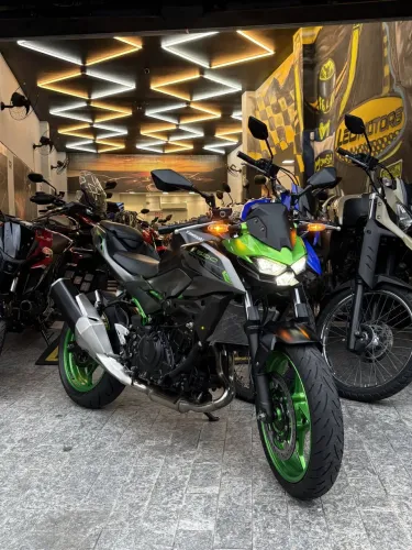 KAWASAKI Z 500 SE 2025